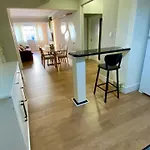 Apartamento Vista Mar Com 3 Dormitorios