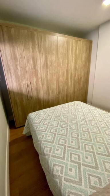 Apartamento Vista Mar Com 3 *